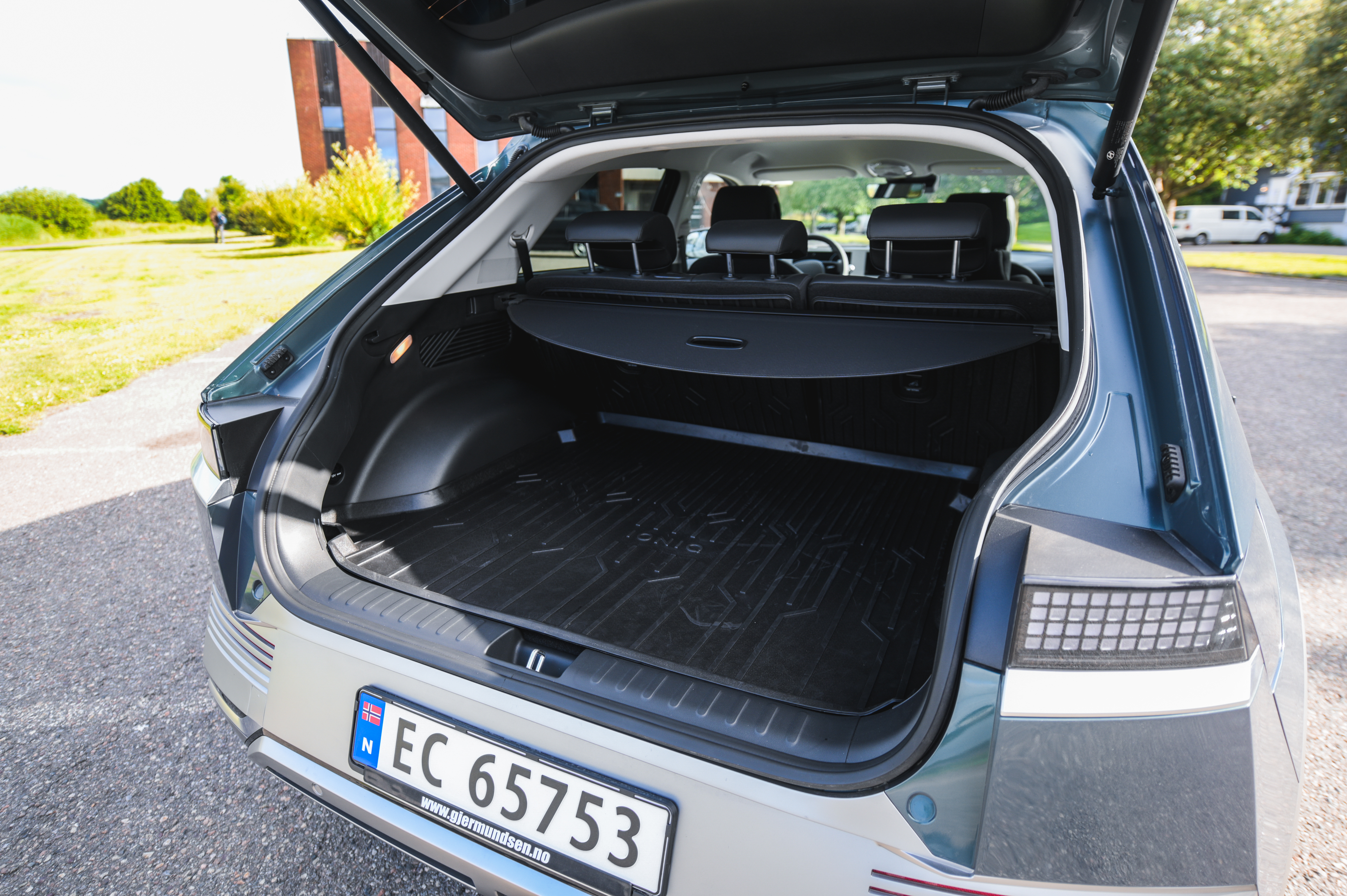 Hyundai Ioniq 5 eCar Hires PCO Car Hire London UK 